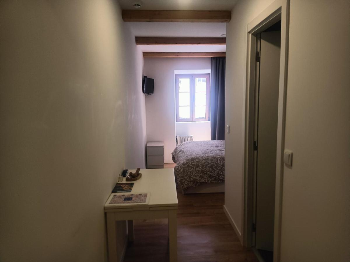 Coimbra Downtown Studio Apartment Luaran gambar