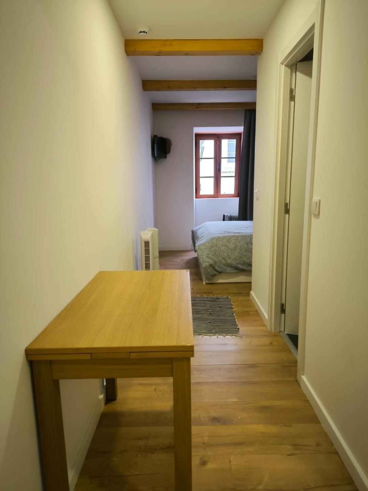 Coimbra Downtown Studio Apartment Luaran gambar